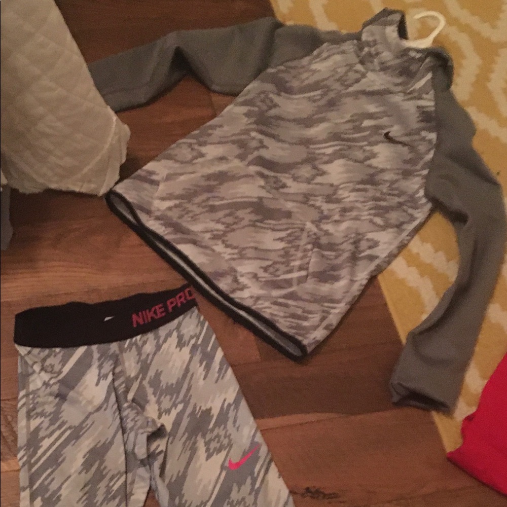 Sweat shirt and leggings